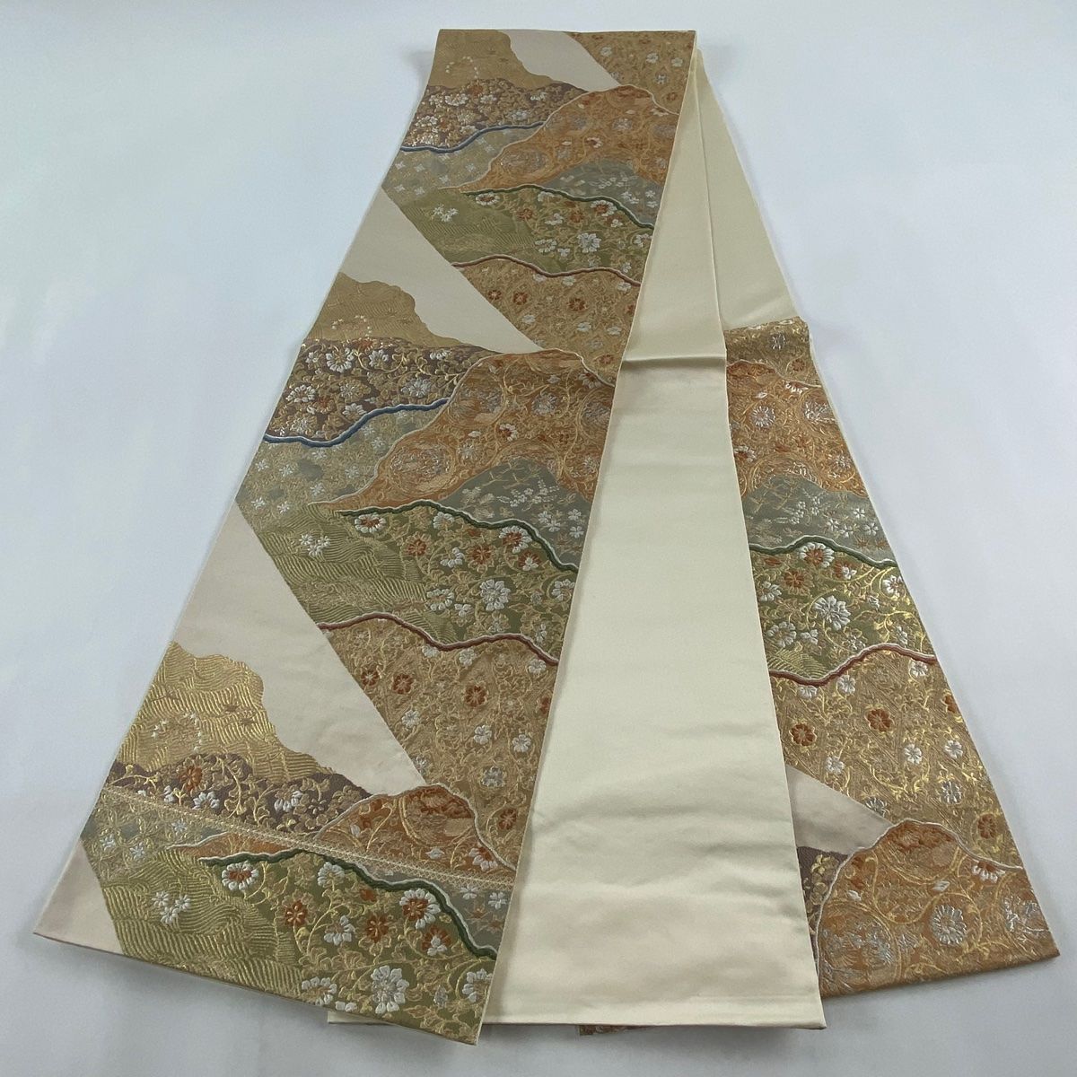 袋帯 美品 秀品 服部織物 落款 花唐草 七宝 金銀糸 箔 ベージュ 六通 