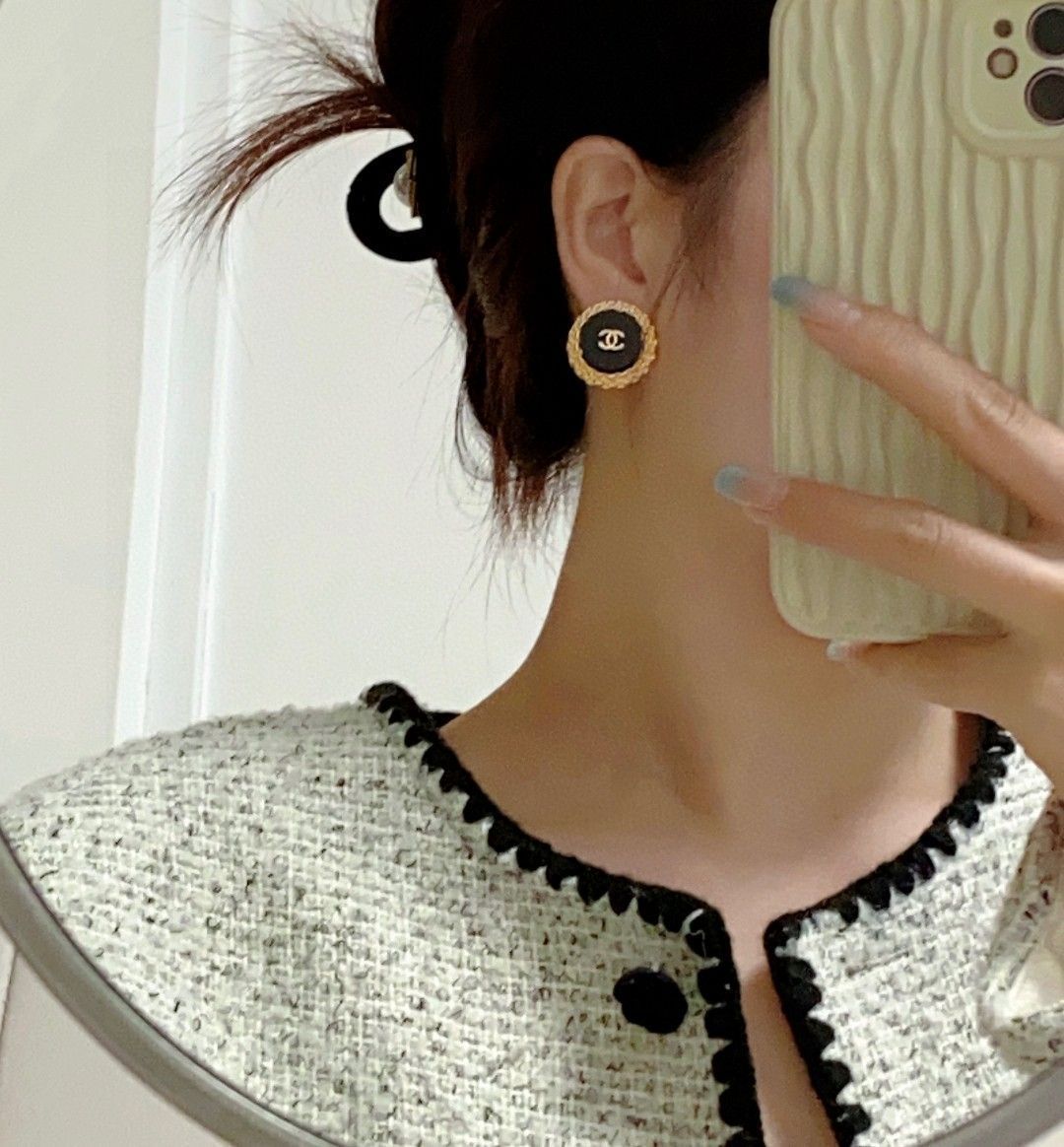 クラシックなロゴ♡パール【CHANEL】クリップイヤリング 351002500_1.jpg