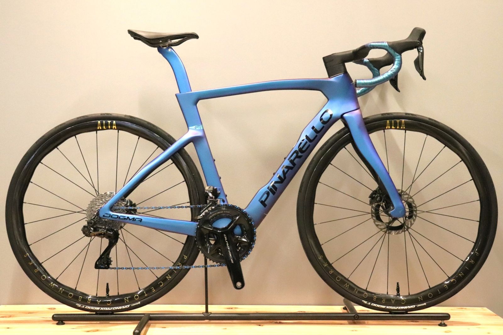 PINARELLO FP QUATTRO フルカーボン PINARELLO JAPAN | ピナレロ