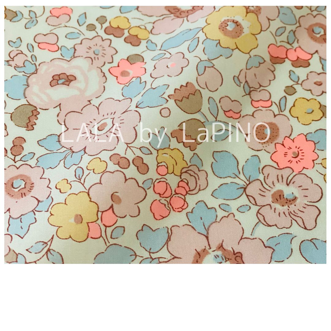ベッツィ - Betsy ピーチ Liberty メルカリ リバティプリント 30cm