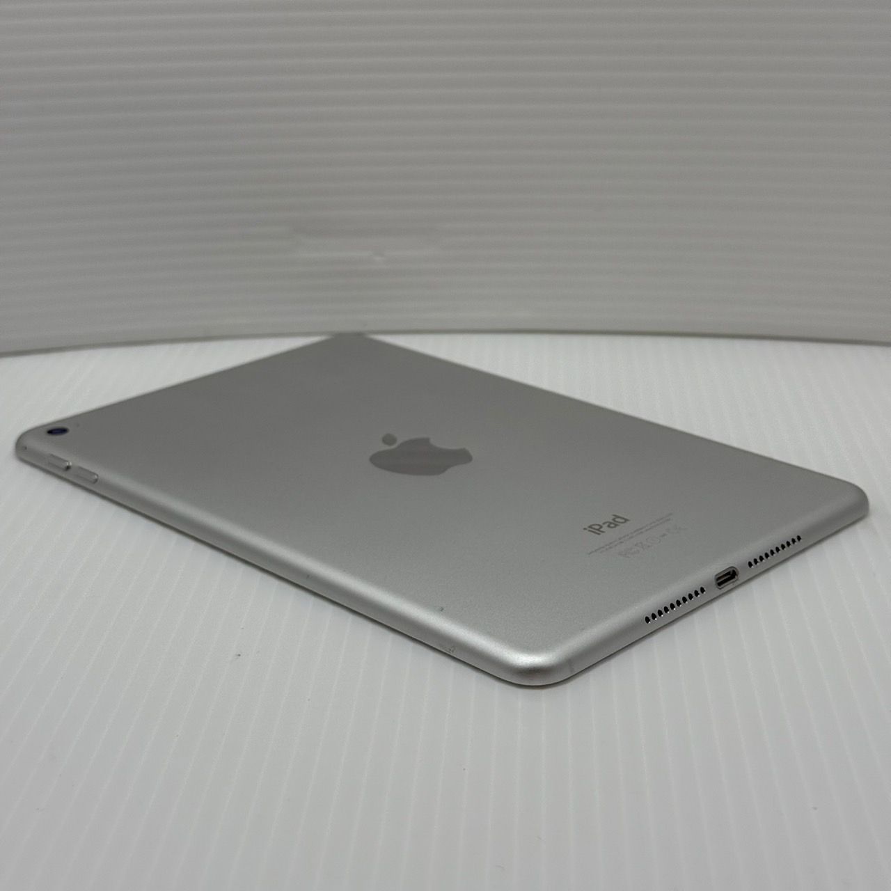 iPad Mini 4 WIFIモデル シルバー128GB（MK9P2J/A）Model＃A15380331