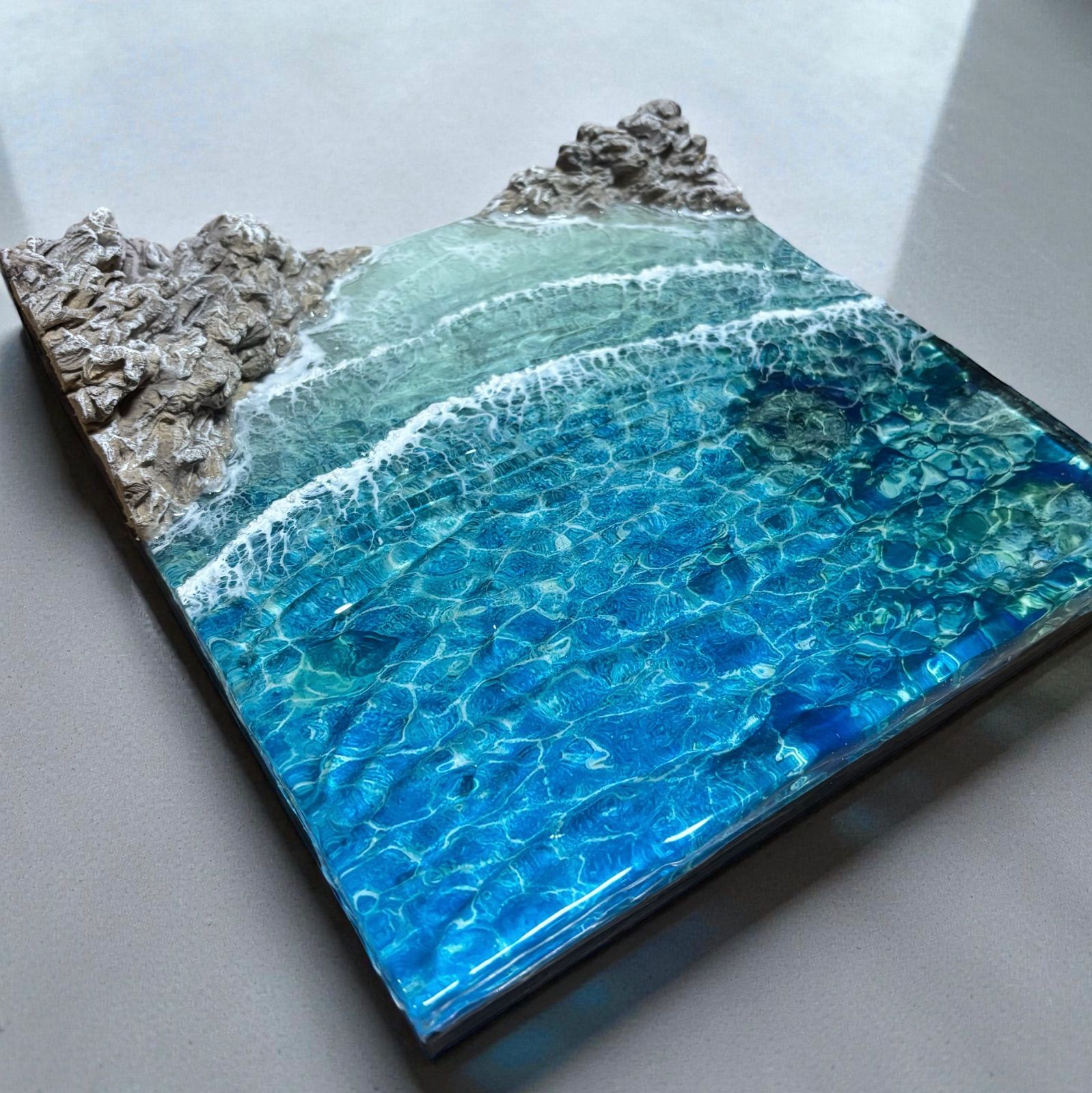 <傾斜厚盛りボード 岩場> 超立体 沖縄の海 レジンアートボード 美ら海 オーシャンアート N703