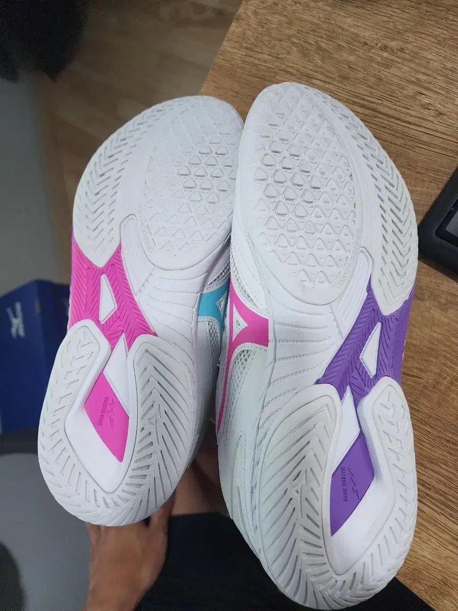 Mizuno ミズノ ウェーブドライブ 9 255 販売