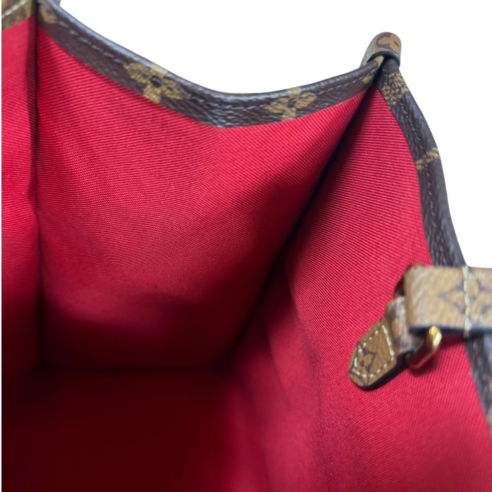 ルイヴィトン オンザゴーMM モノグラムジャイアント ショルダーバッグ