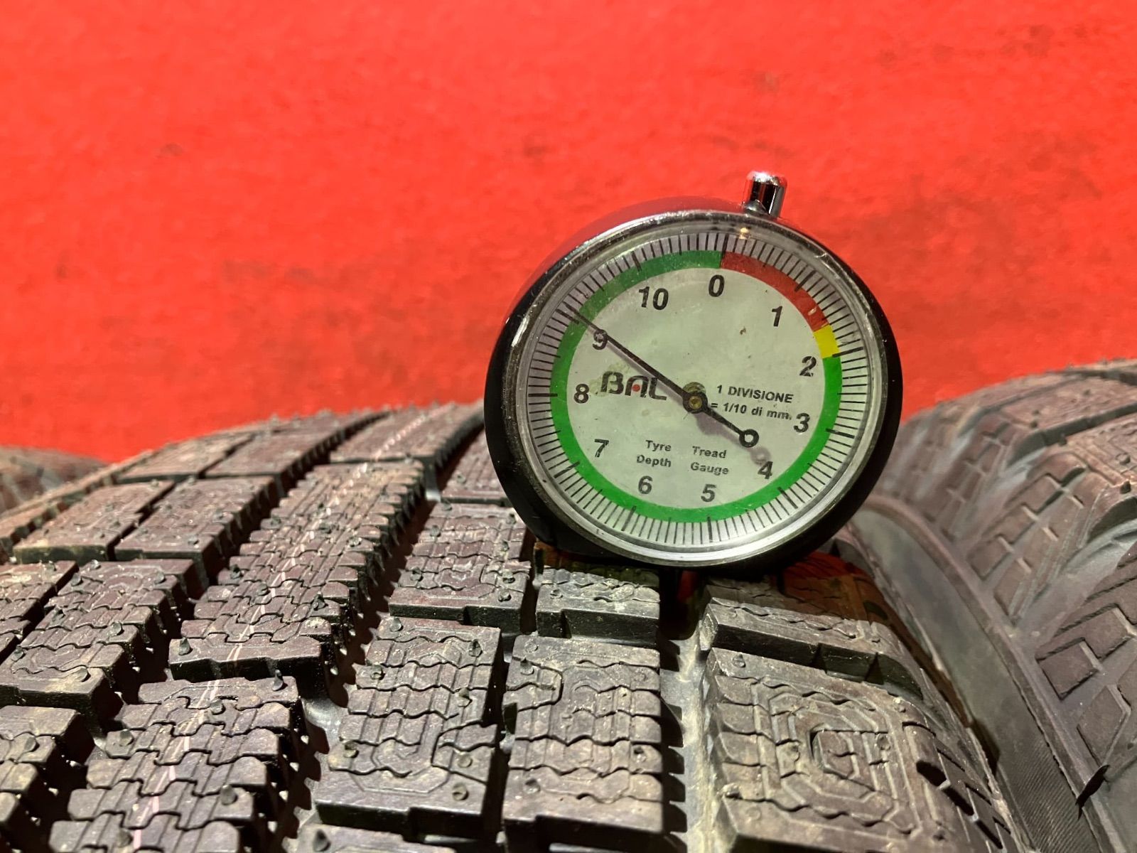 スタッドレスタイヤ