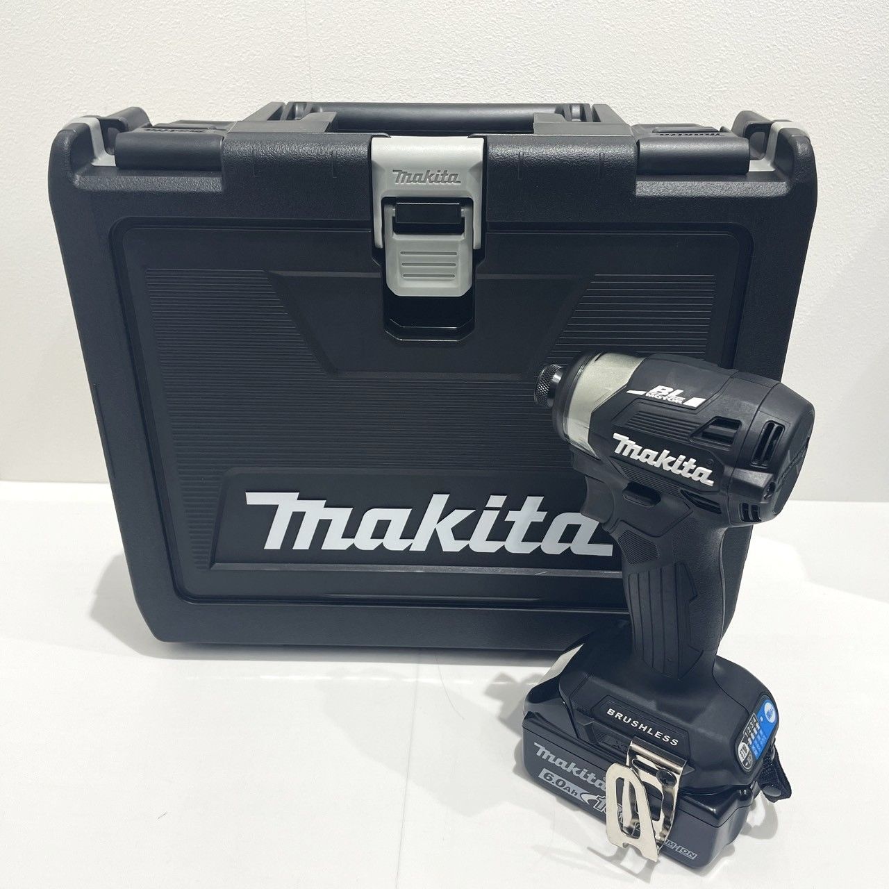 makita マキタ 充電式インパクトドライバ TD173DRGXB ブラック 電動工具 開封 006358