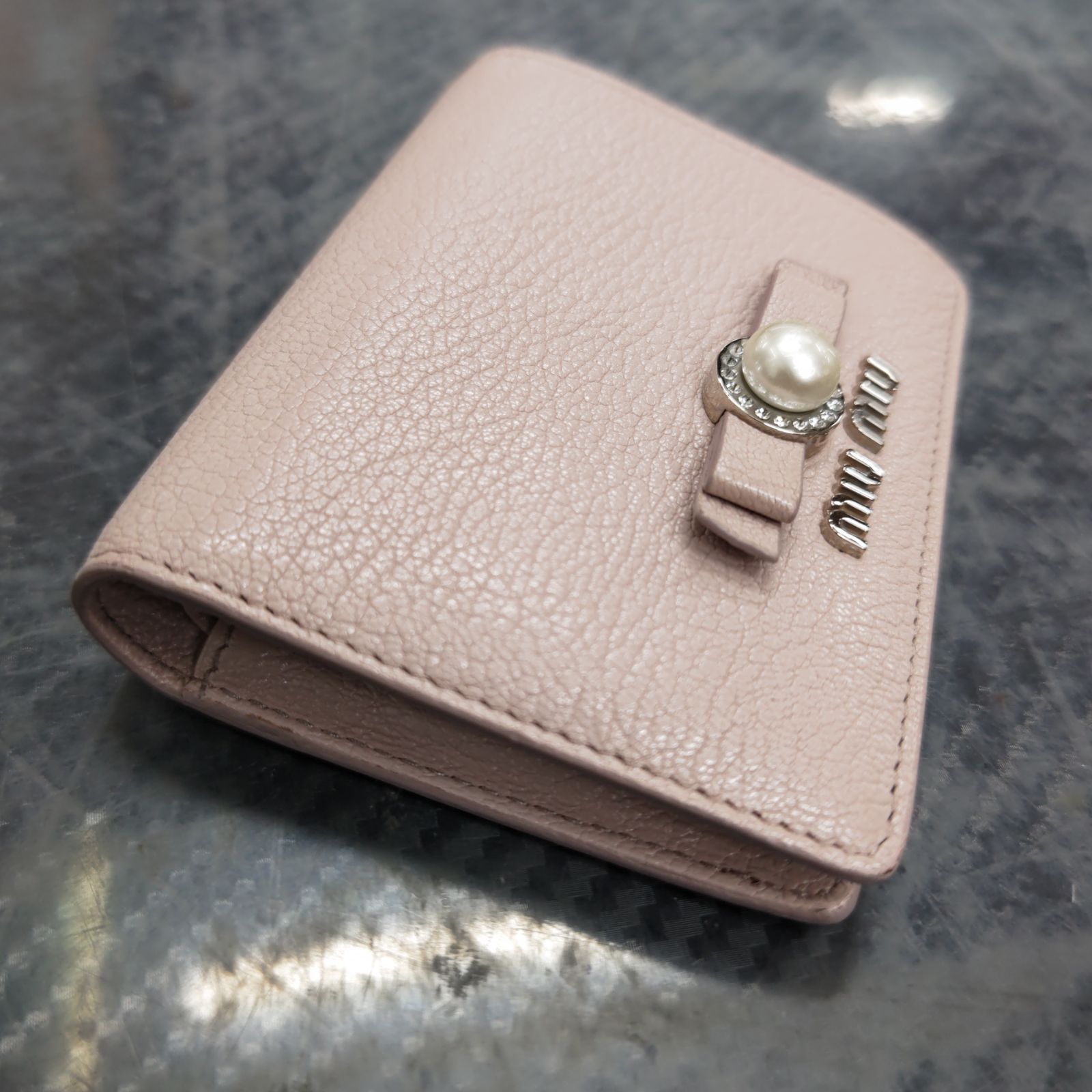 h63855 MIU MIU ミュウミュウ 財布 二つ折り マドラスパール ミニ財布 