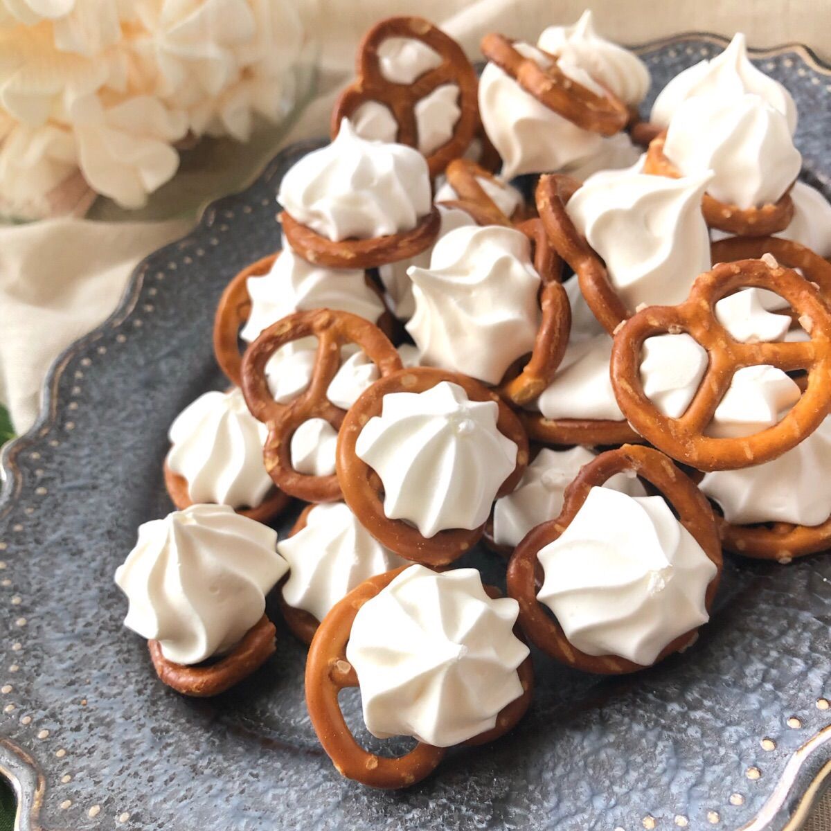みんみんページ︎︎☺︎チョコドリップメレンゲプレッツェルクッキー チョコがけメレンゲプレッツェルクッキー︎︎☺︎4セット 【公式通販】