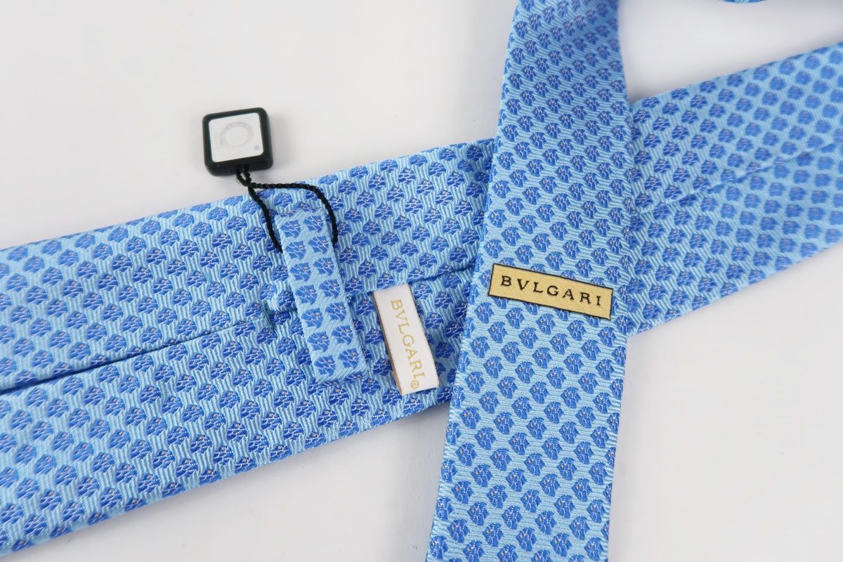 【新品未使用】BVLGARI ブルガリ　馬　シルク100% ネクタイ　ブルー系 BVLGARI ブルガリ メンズ ネクタイ シルク100％ 幾何学模様