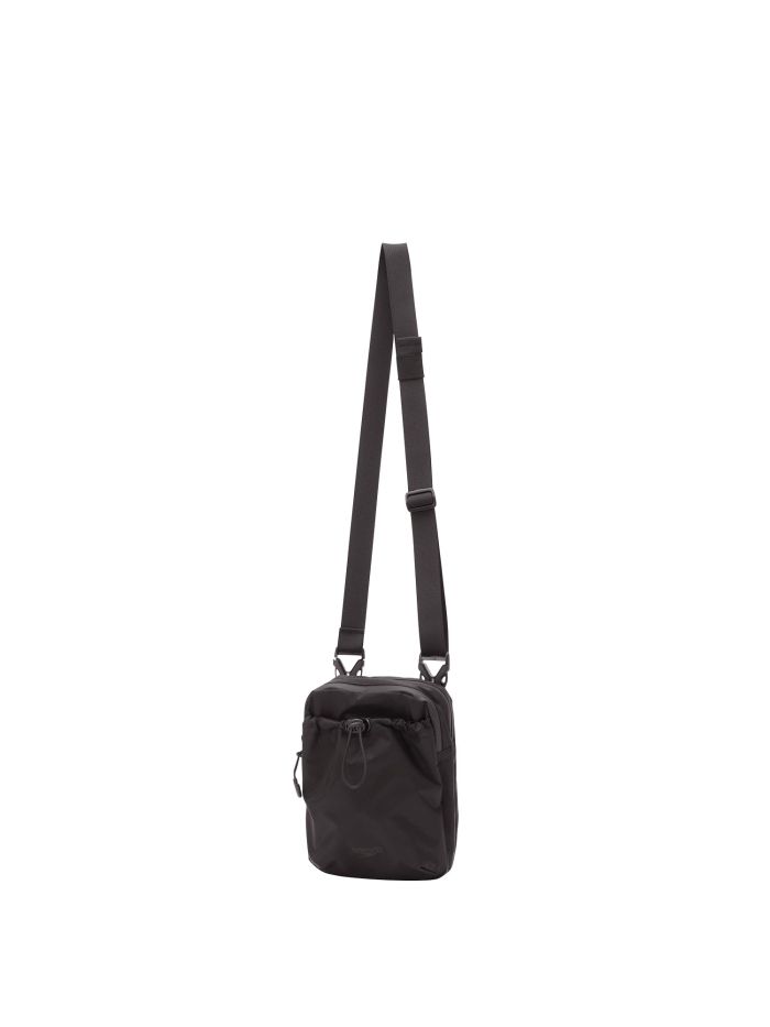 限定セール，得価 【新品・5営業日で発送】Speedo(スピード) W_ZIP_SACOCHE (SE22480) 色 : ブラック その他