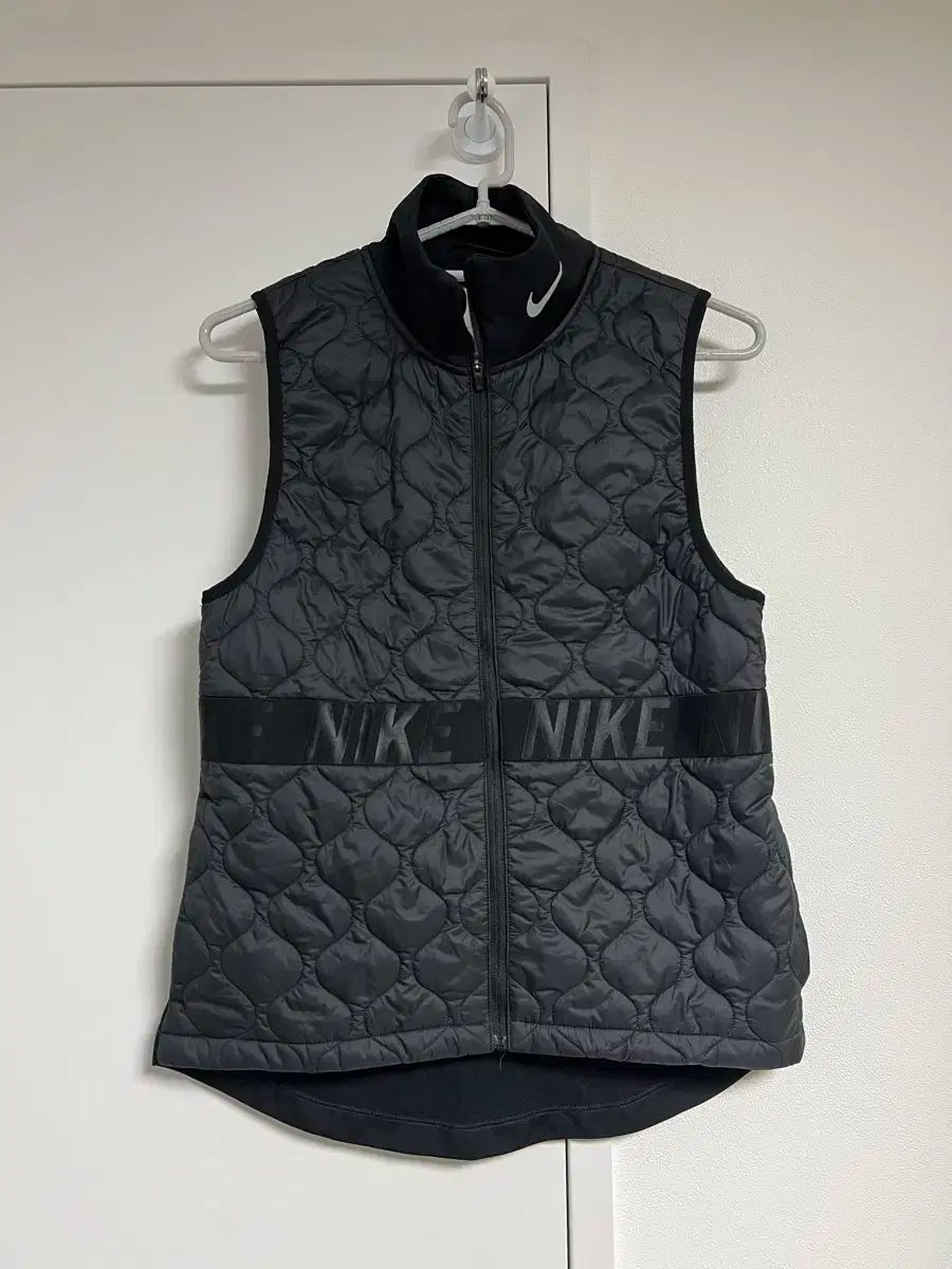 NIKE RUNNING Mサイズ レディース エアロロフト ベスト ランニング 楽天市場】ナイキ ランニング ベスト（ランニング・マラソン