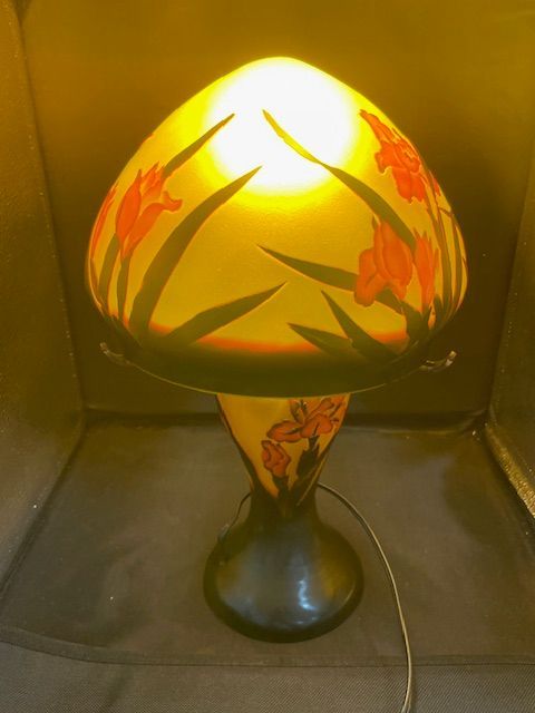 28621 ガレ風 卓上ランプ アンティーク調 高さ約38㎝ インテリア 花柄 点灯 済み