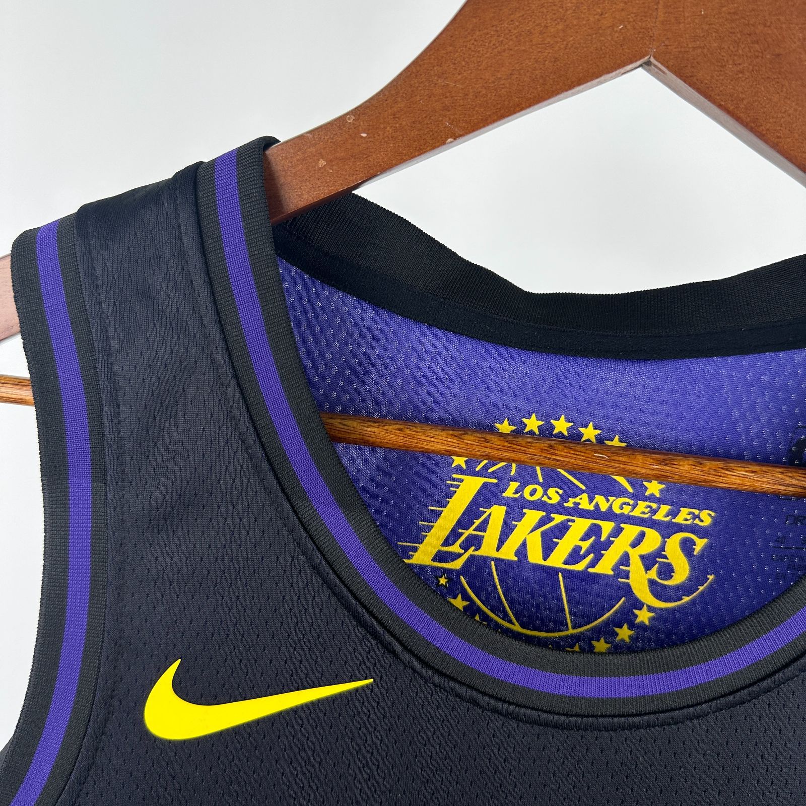 【美品】NBA バスケットボール　ゲームシャツ　ロサンゼルスレイカーズ　黒23番 美品】NBA バスケットボール ゲームシャツ ロサンゼルス