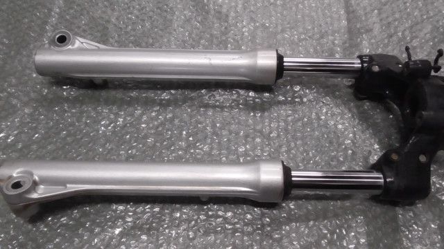 フロントフォーク