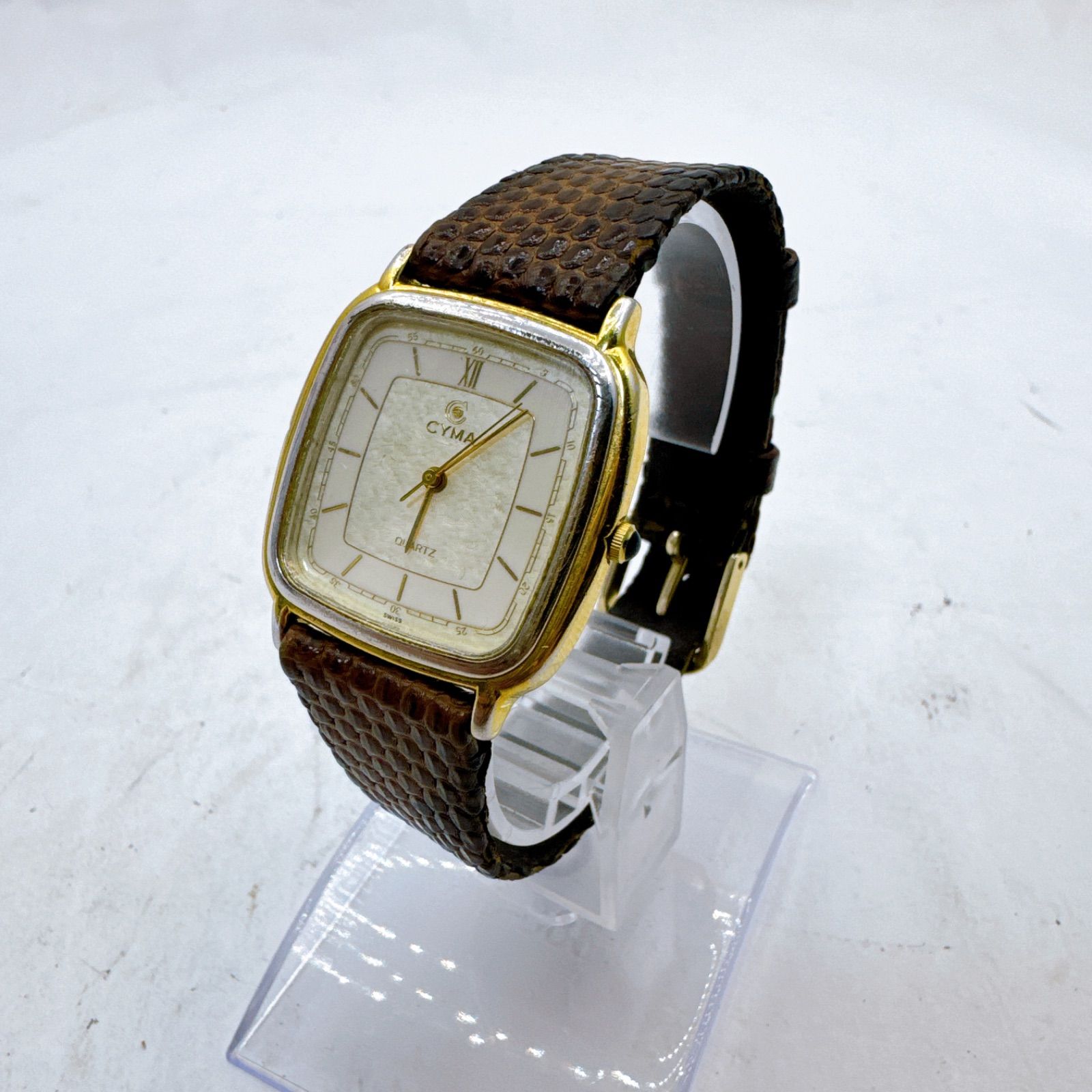 ゴールド装飾クォーツ腕時計 四層に重なる緻密な彫金ダイヤルが美しい＜クレドール＞50周年