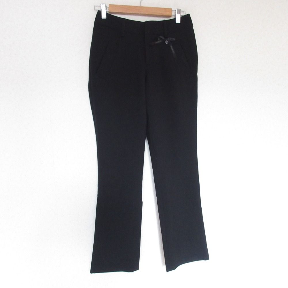 INGEBORG 黒地花柄パンツ　未使用品 INGEBORG 黒地花柄パンツ 未使用品 レディース
