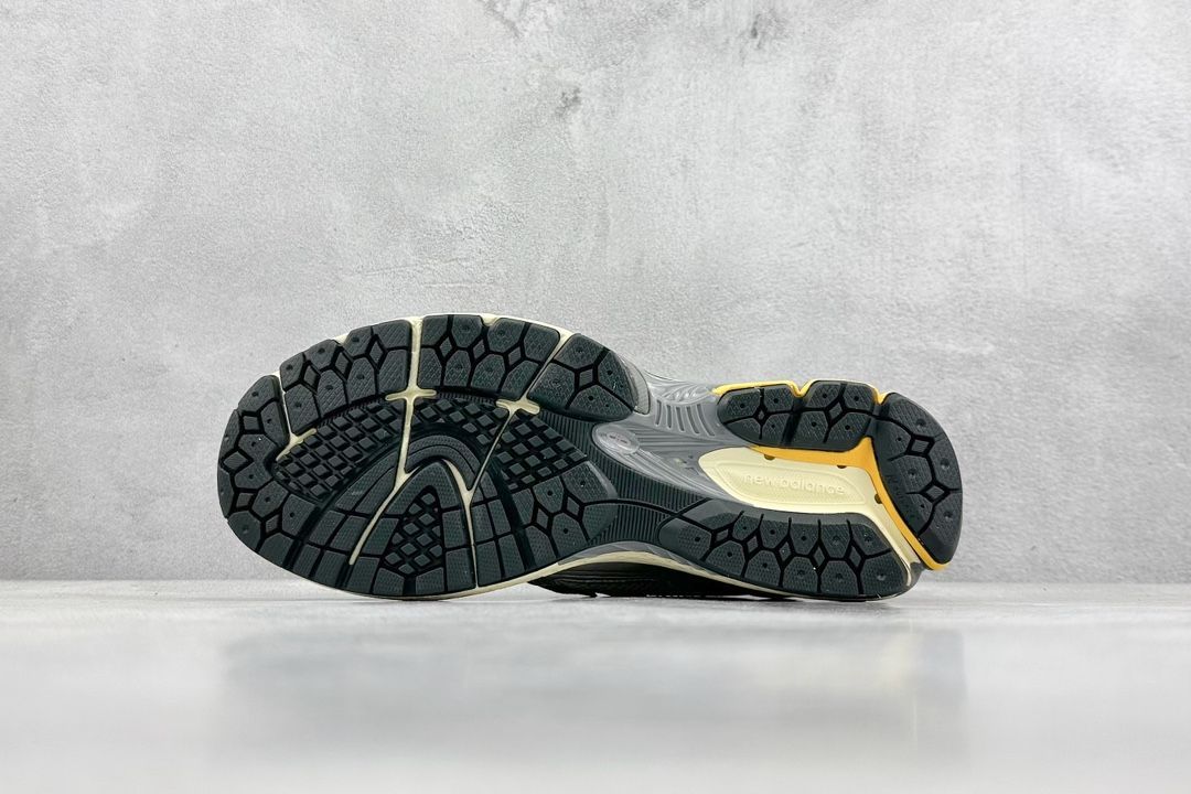 新品タグ付き★ New Balance M1906RRD 23.5㎝ ≪一部店舗+WEB限定≫NEW BALANCE / ニューバランス 1906R