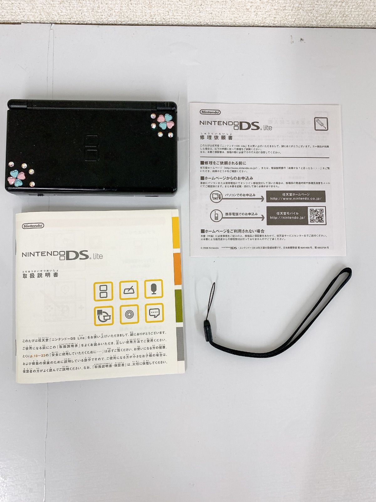 ●２ 動作 済 Nintendo ニンテンドー DS Lite ライト 黒 ブラック 説明書付き ストラップ付き タッチペンなし ゲーム機本体 1