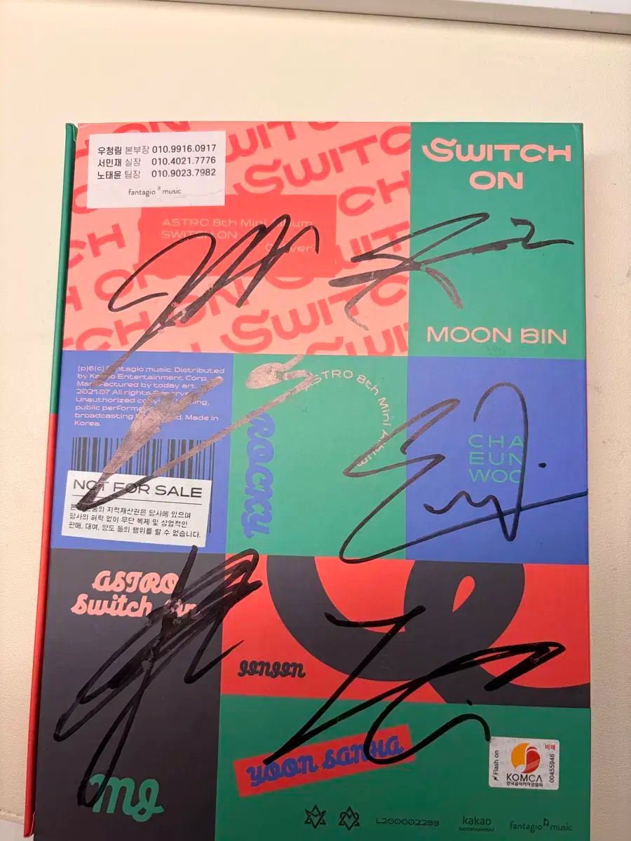 ASTRO switch on サイン入り メッセージ アルバム ラキ ROCKY ジンジン JINJIN サン SAN ユン サナ YOON SANHA ムンビン MOON BIN