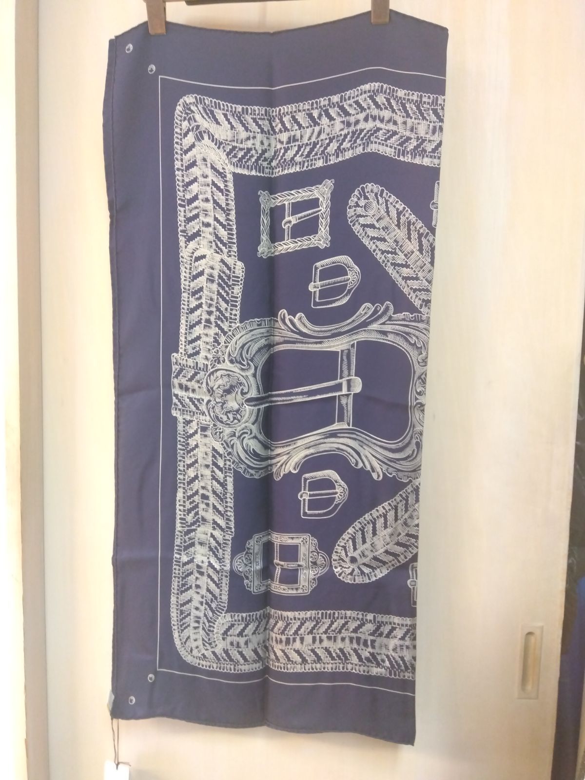 美品★HERMES エルメス カレウォッシュ90 ツァーリのバックルと飾緒★ エルメス スカーフ シルク ブラウン カレウォッシュ BOUCLES ET