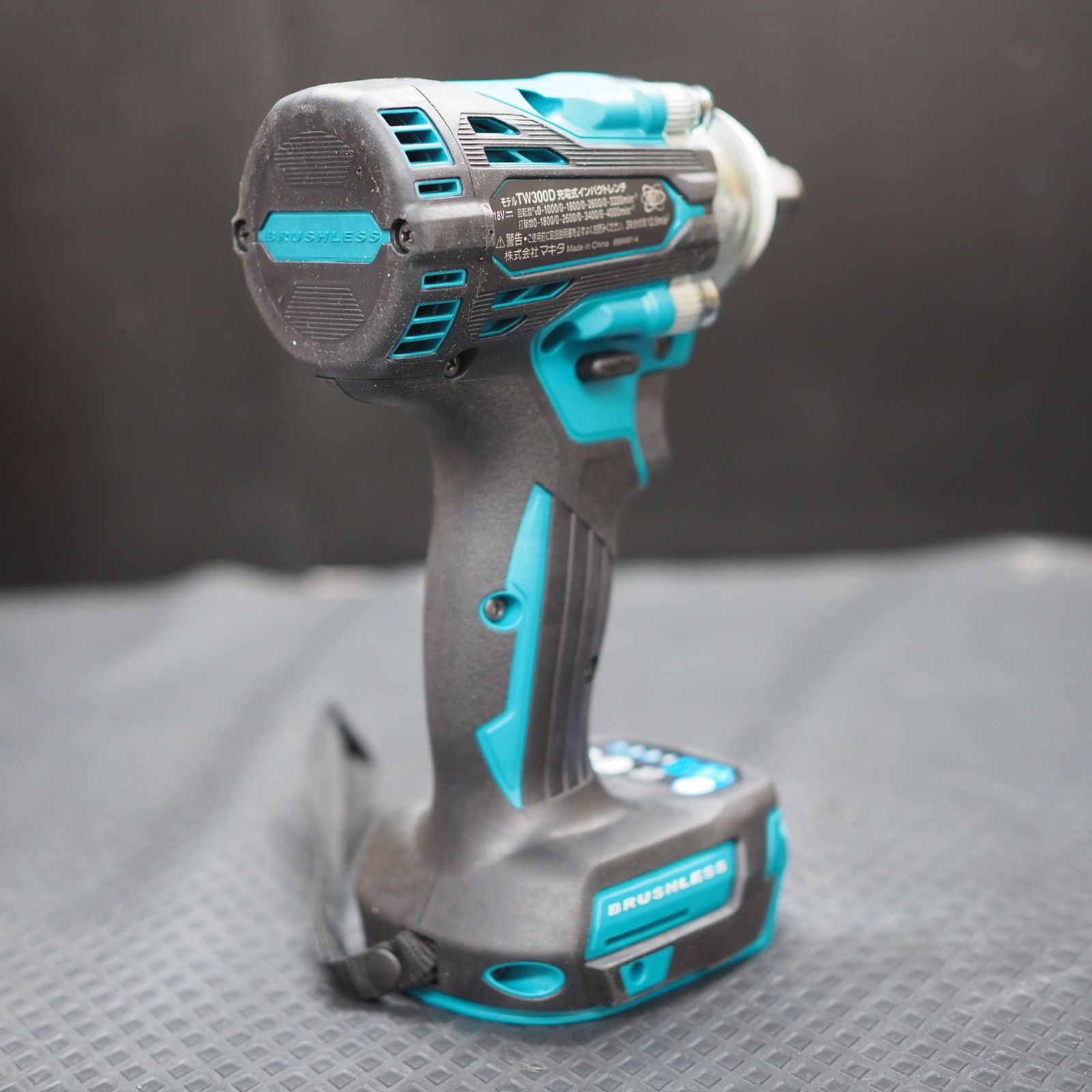 Makita - 未使用 マキタ makita 充電式 インパクトレンチ TW300D 18V Makita TW300D 電動インパクトレンチ 18V