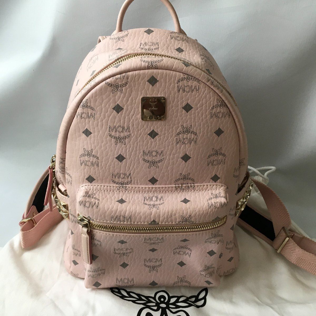 MCM エム シー エム レザー モノグラム スタッズ リュック バックパック