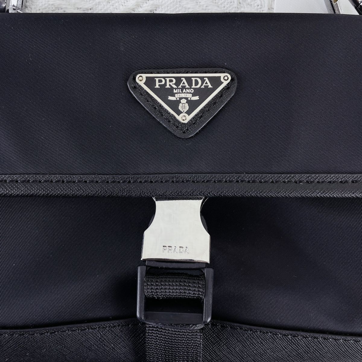 美品 値下げ PRADA プラダ ナイロン ワン ショルダーバッグ 三角ロゴ ナイロン レザー 箱付き 即日匿名で発送 - メルカリ