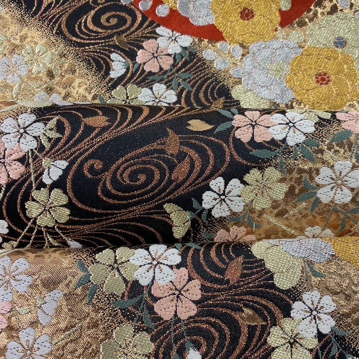 袋帯 美品 秀品 蝶 桜 刺繍 金銀糸 黒 六通 正絹 【中古