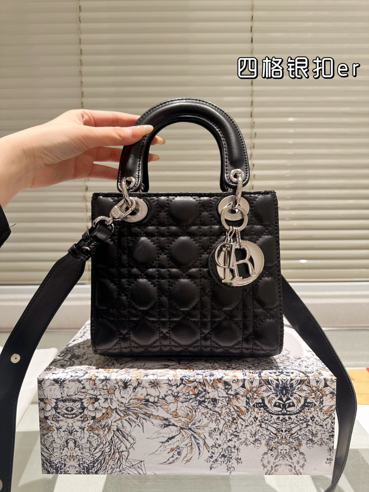 Dior ✳︎ まとめ売り Dior迪奥迷你口红5件套盒中样礼盒蛇年繁花限定999 720 200正品