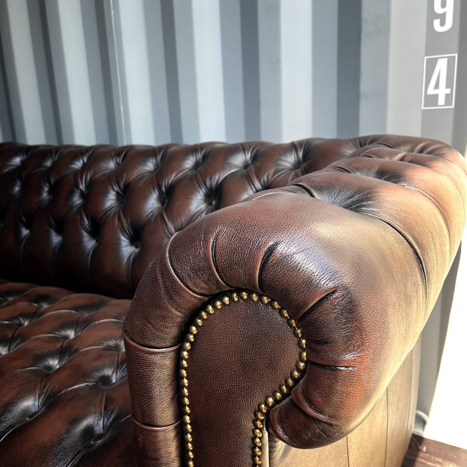 取付無料！総本革 おしゃれアンティークブラウンチェスターフィールド