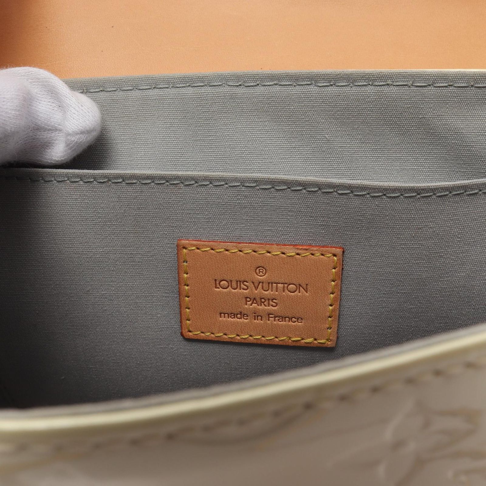 ルイヴィトン ビスケインベイPM モノグラムヴェルニノワゼット ショルダーバッグ ルイ・ヴィトン ビスケインベイPM モノグラムヴェルニ