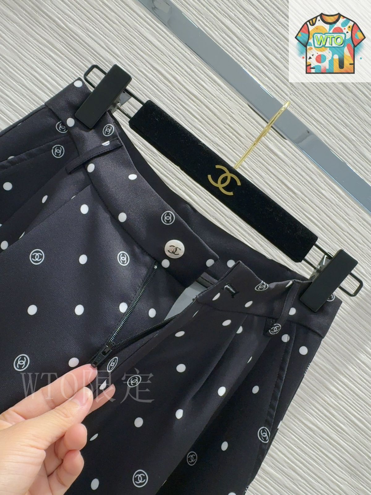 【新作★すぐ届く！】 CHANEL ロングパンツ シルク 黒 関税込 新作☆すぐ届く！】 CHANEL ロングドレス ワンピース 関税込