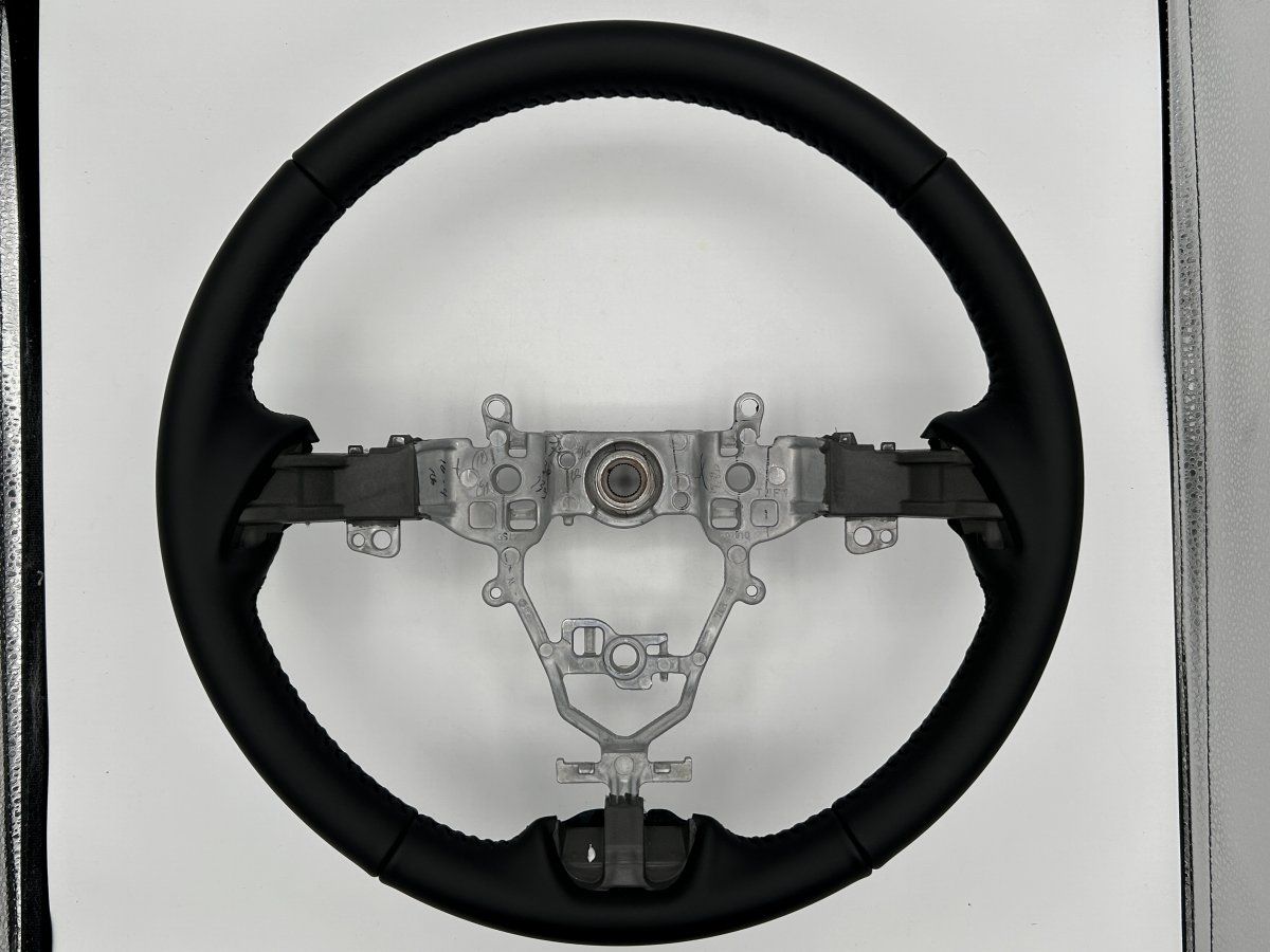 JB74Wジムニーシエラ 純正レザーステアリング ハンドルGS111-15850 JB74Wジムニーシエラ 純正レザーステアリング ハンドルGS111