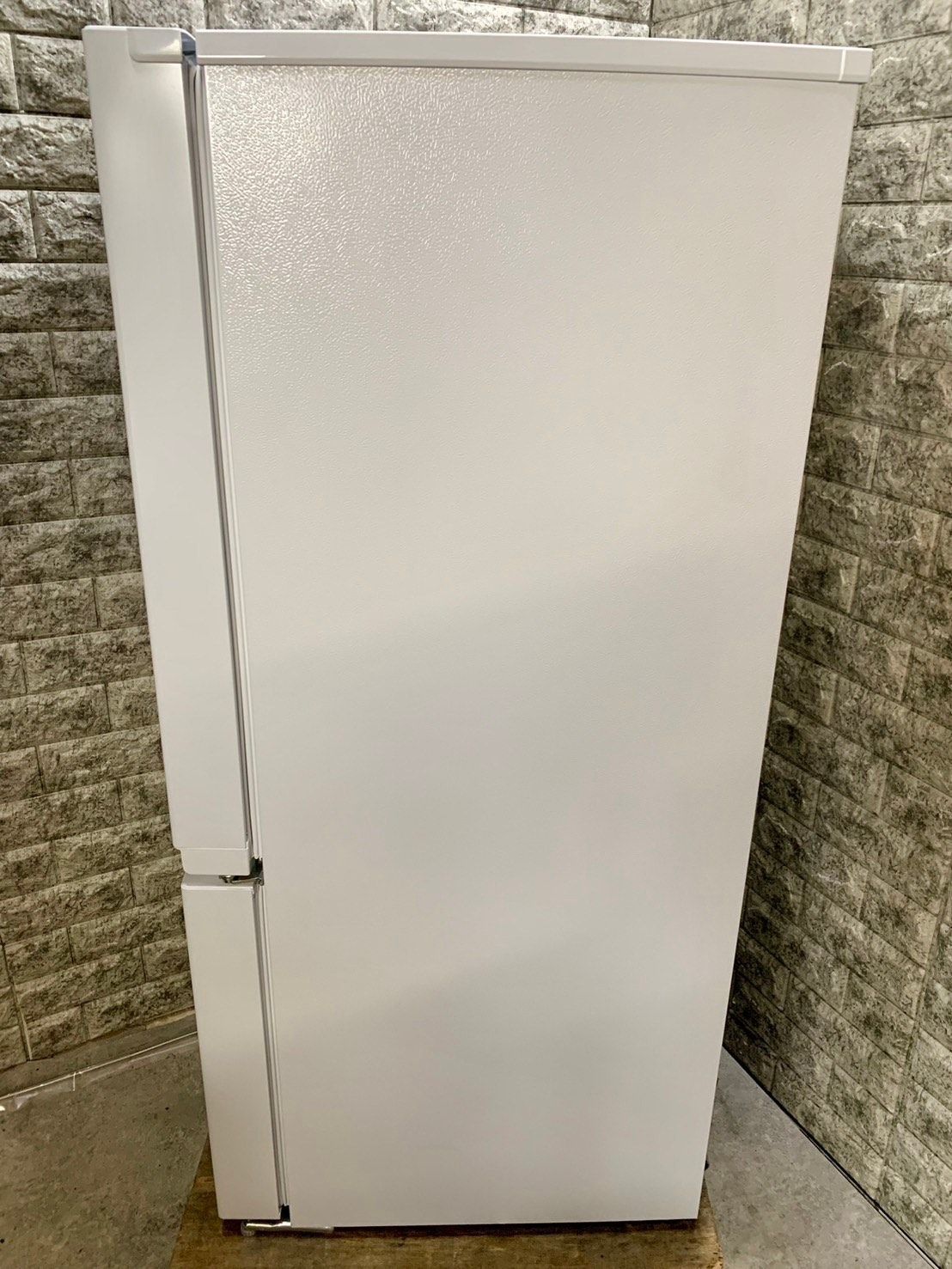 大阪送料無料★3か月保障付き★冷蔵庫★2023年★YRZ-F15LW★R-81 高年式】大阪送料無料☆3か月保障付き☆冷蔵庫☆2023年☆ヤマダ