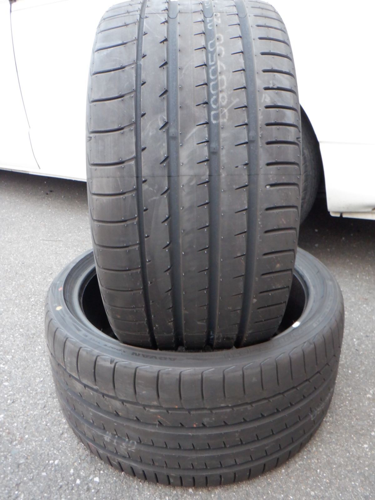 275 30ZR20 ２本 ヨコハマ アドバンスポーツV105 MO メルセデス承認タイヤ Ｅクラス ＣＬＳ ＡＭＧなどに