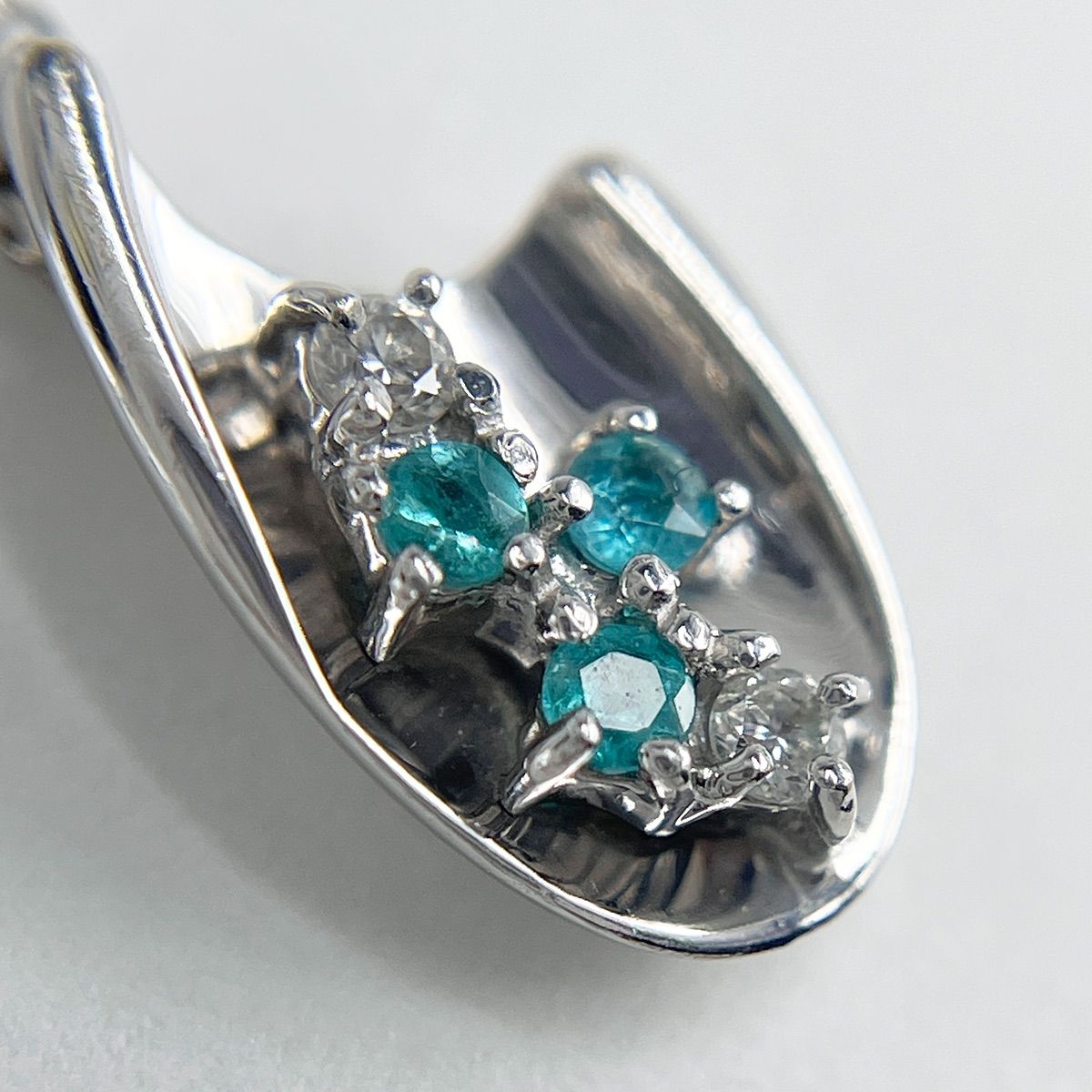 K18WG 天然パライバトルマリン 0.03ct 天然ダイヤモンド 0.02ct - メルカリ