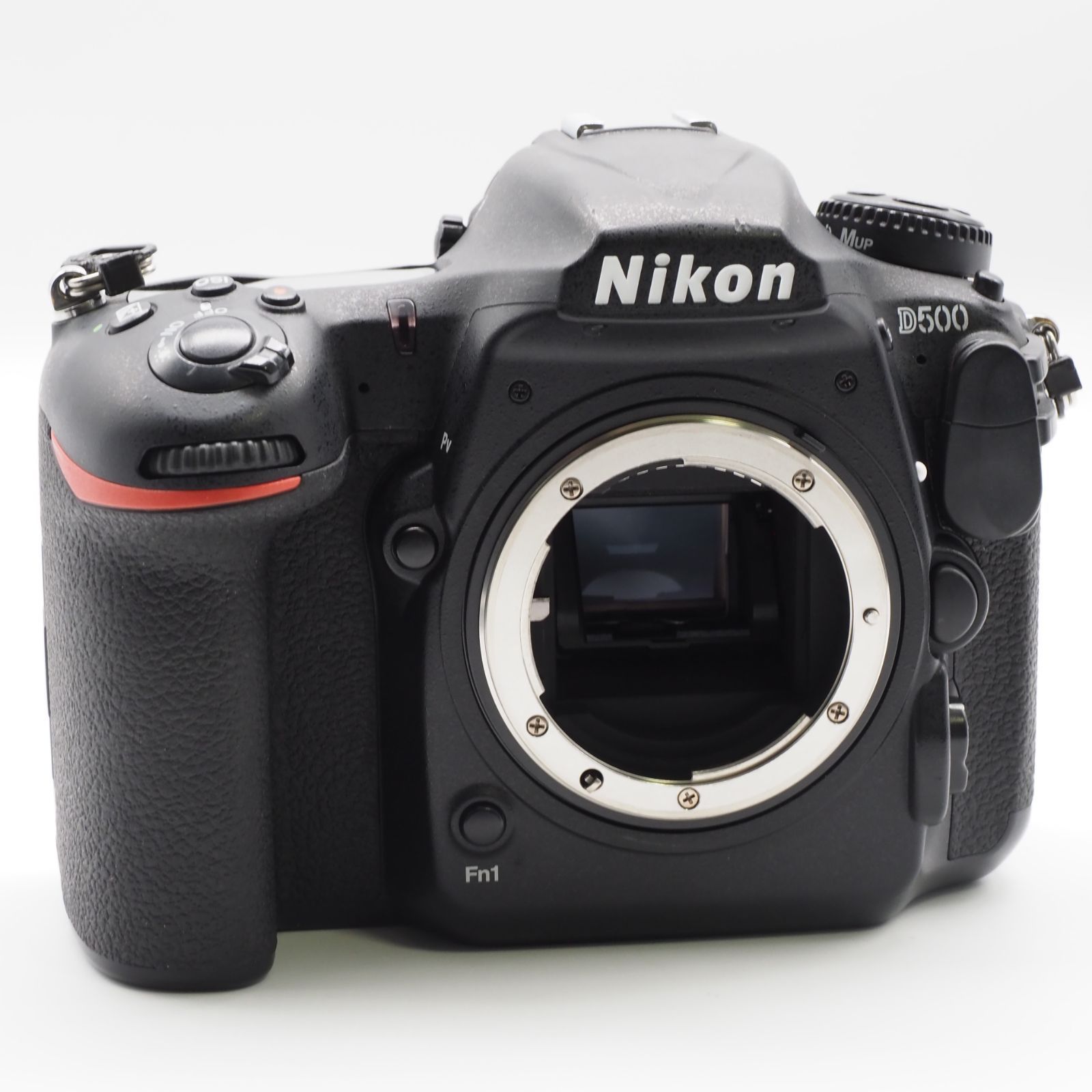 シャッターユニット交換済みの極上品 Nikon デジタル一眼レフカメラ