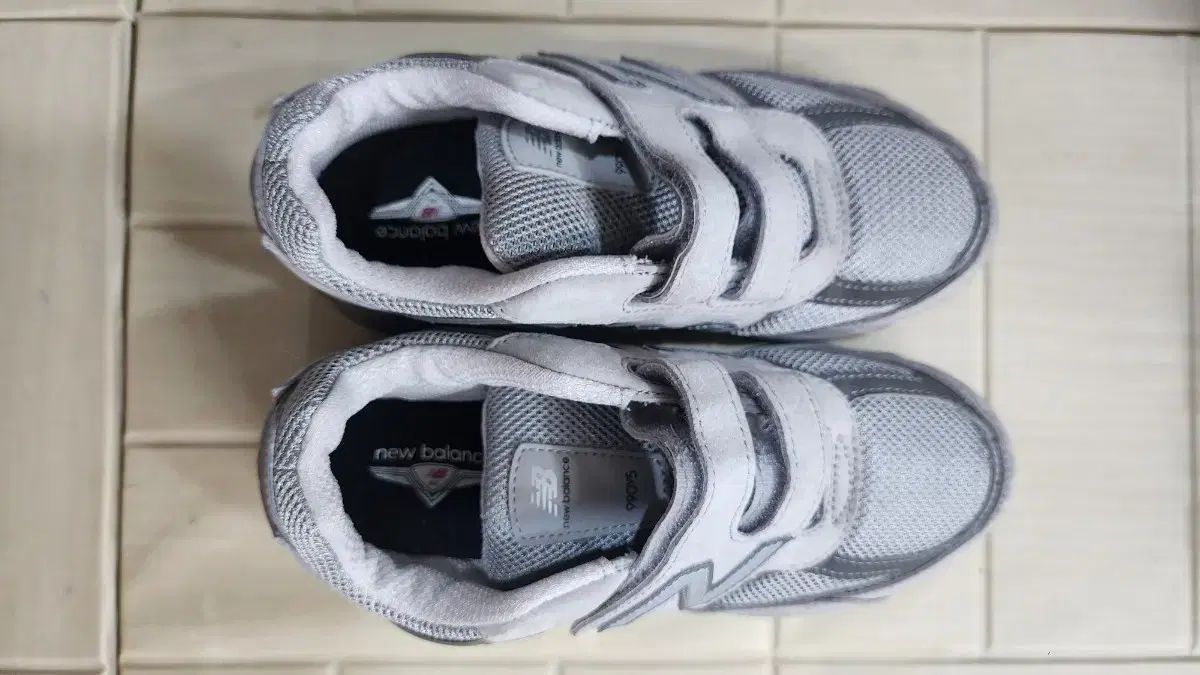 New Balance ニューバランス キッズ スニーカー 210 US2