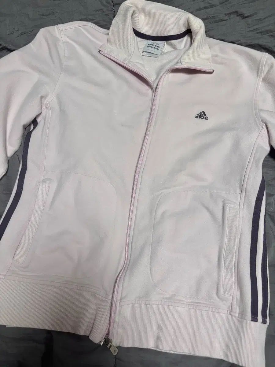 adidas アディダス いちごミルク ピンク ジャージ ジップアップ 販売しています
