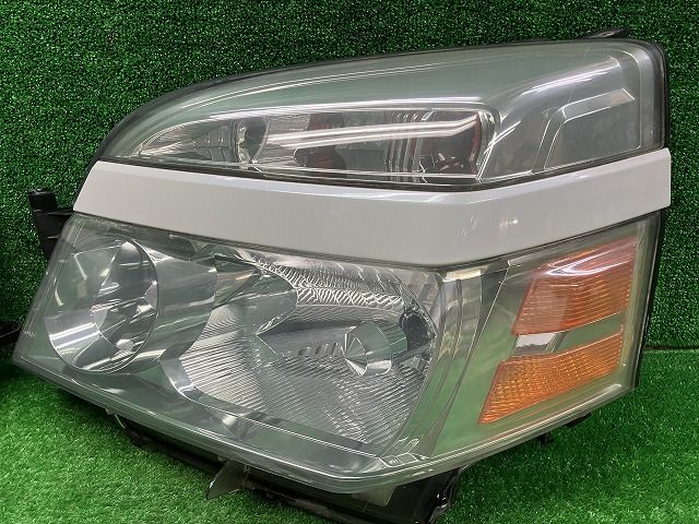 ヴォクシーヘッドライト左側 80後期 ヴォクシー ヘッドライト左