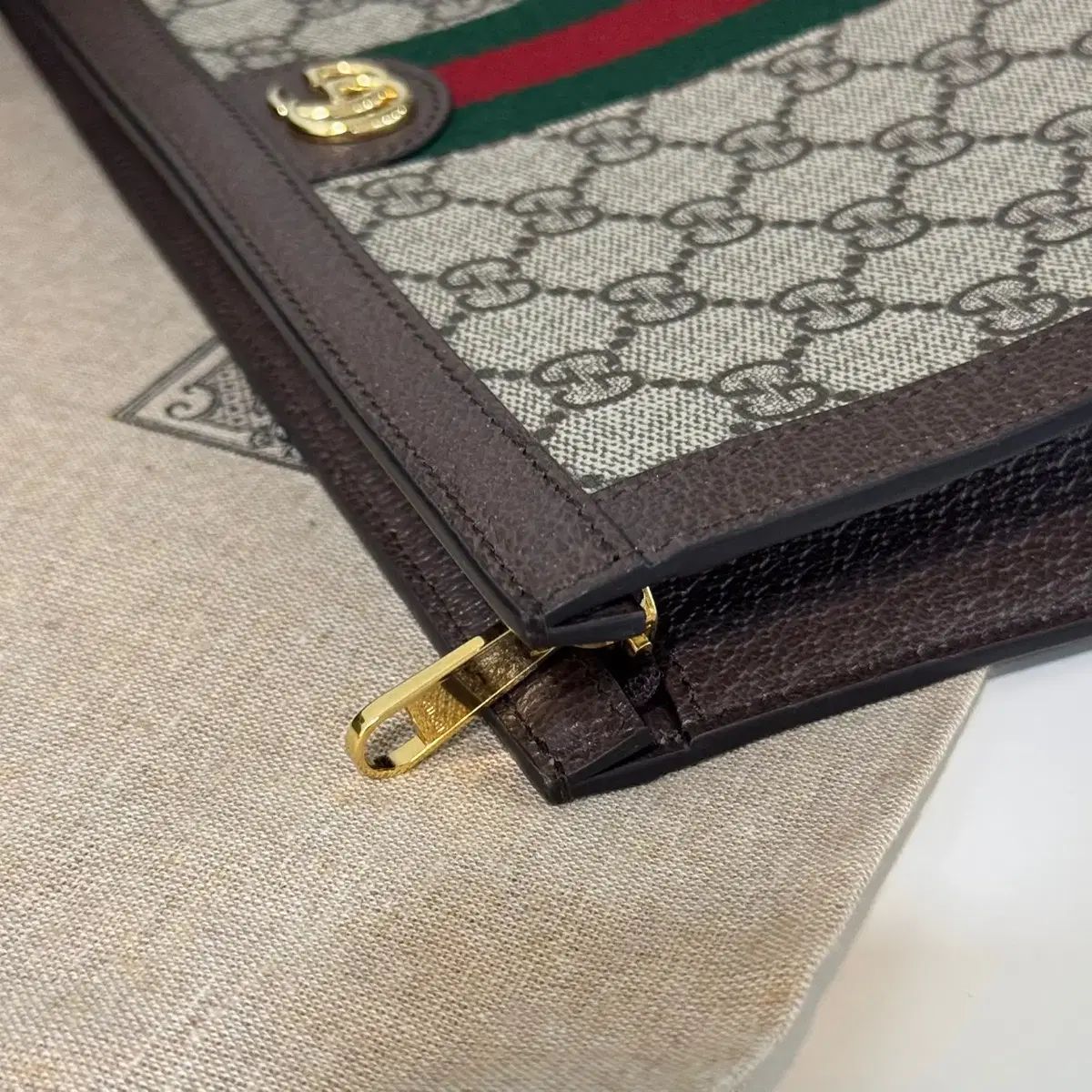 GUCCI グッチ