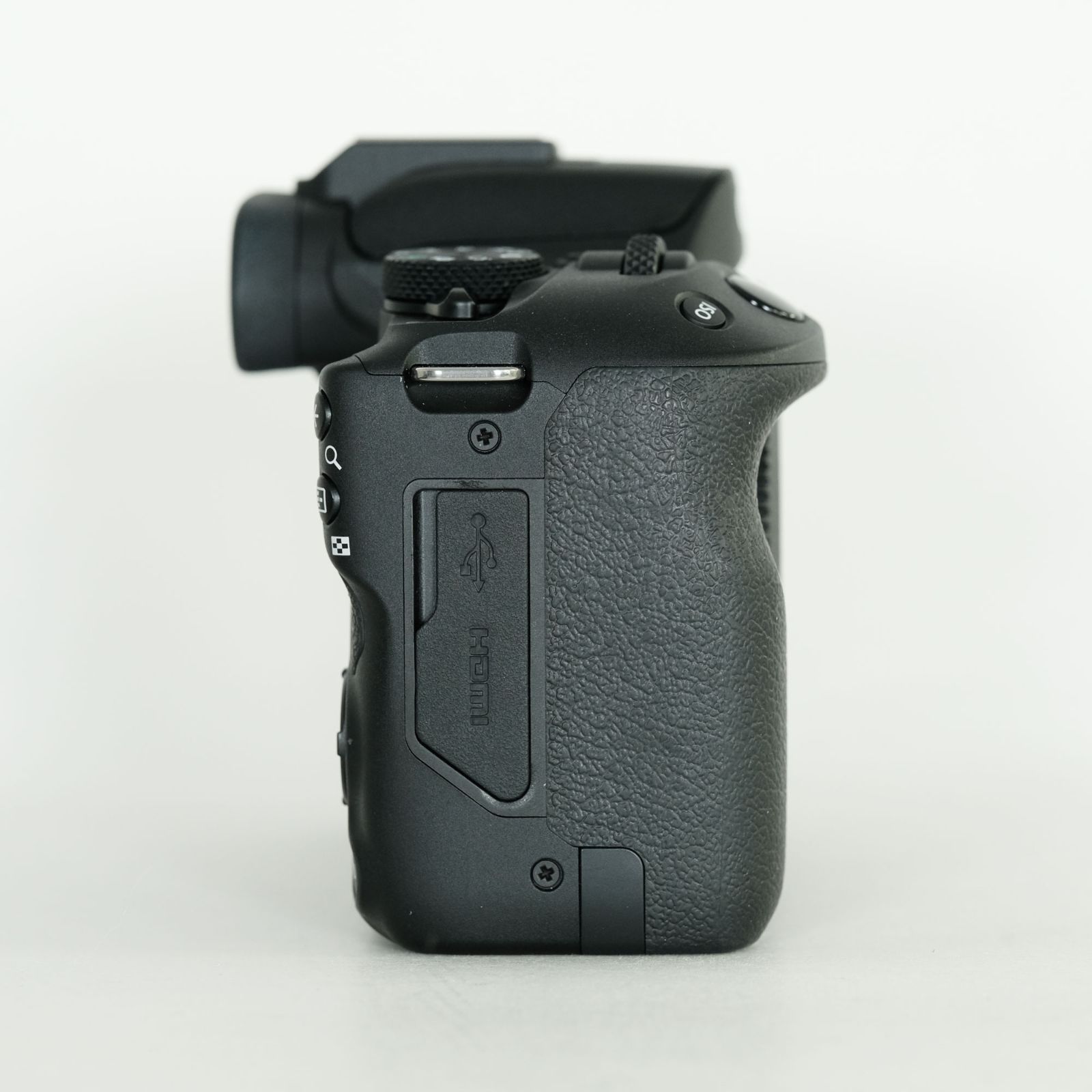 Canon R50 ボディ.ショット数238 デジタルカメラ