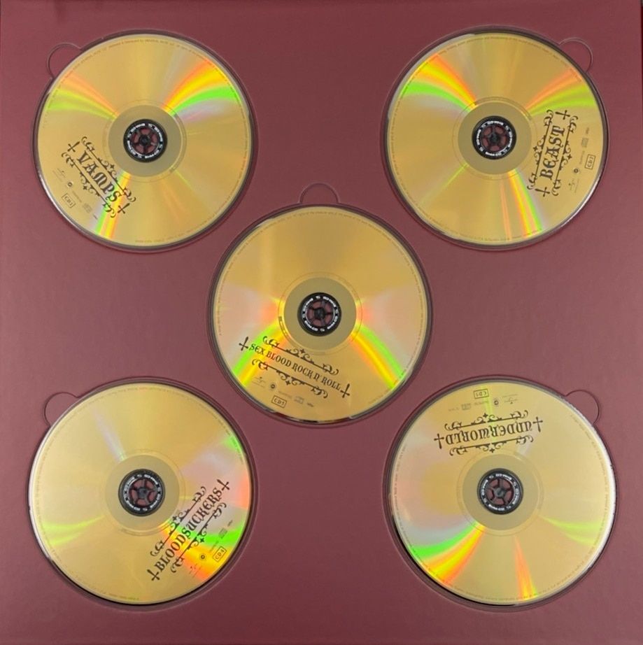 VAMPS CD+Blu-ray COMPLETE BOX -GOLD DISC Edition- 【公式通販】