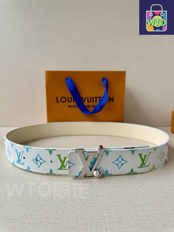 ⭐︎LOUIS VUITTON⭐︎ ベルト　ほぼ未使用 今日特価】Louis Vuitton Initiales ルイヴィトン イニシャルズ