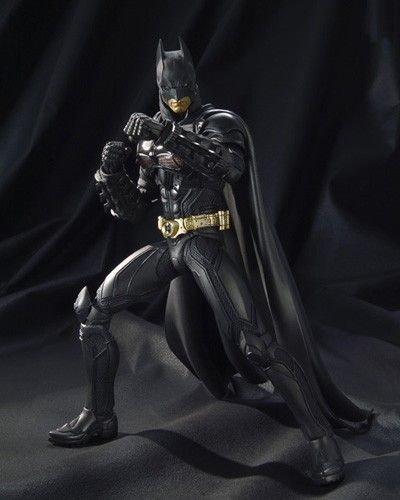 バンダイ BATMAN & BAT-POD 桂正和X竹谷隆之 フィギュア Amazon.co.jp: TAMASHII NATIONS MOVIE REALIZATION BATMAN&BAT