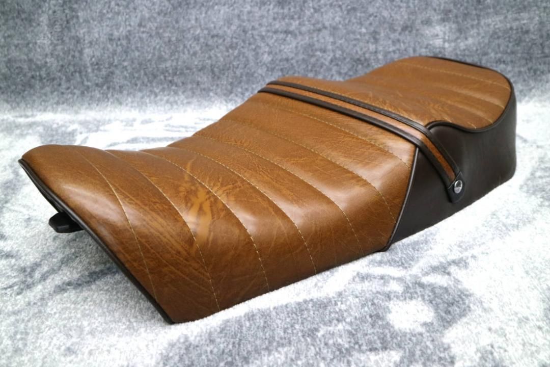 ゼファー　750 タックロールシート　茶　ツートン ゼファー750茶ツートンタックロールシート/ ゼファー750RS