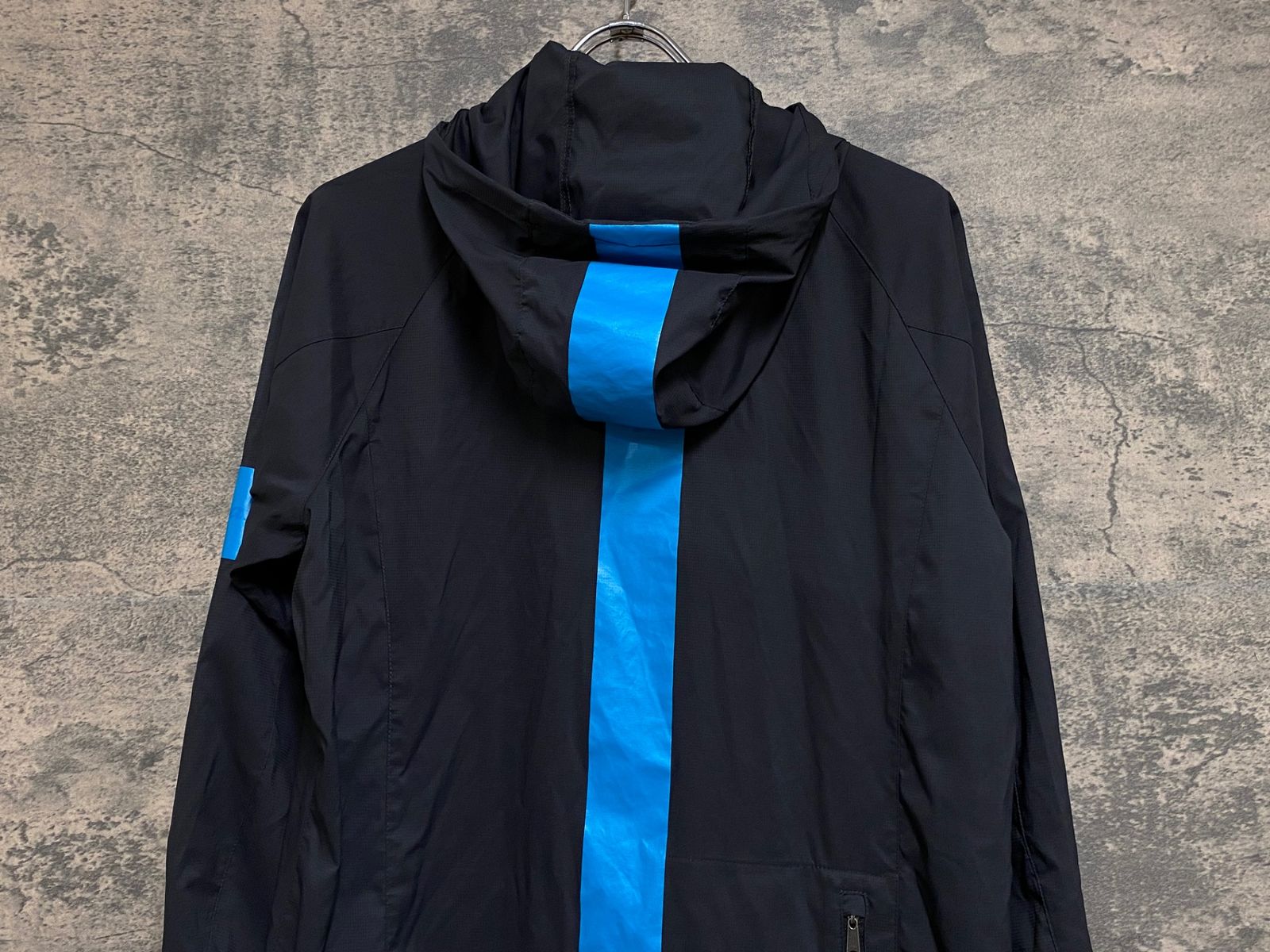 長袖 ウィンドブレーカー