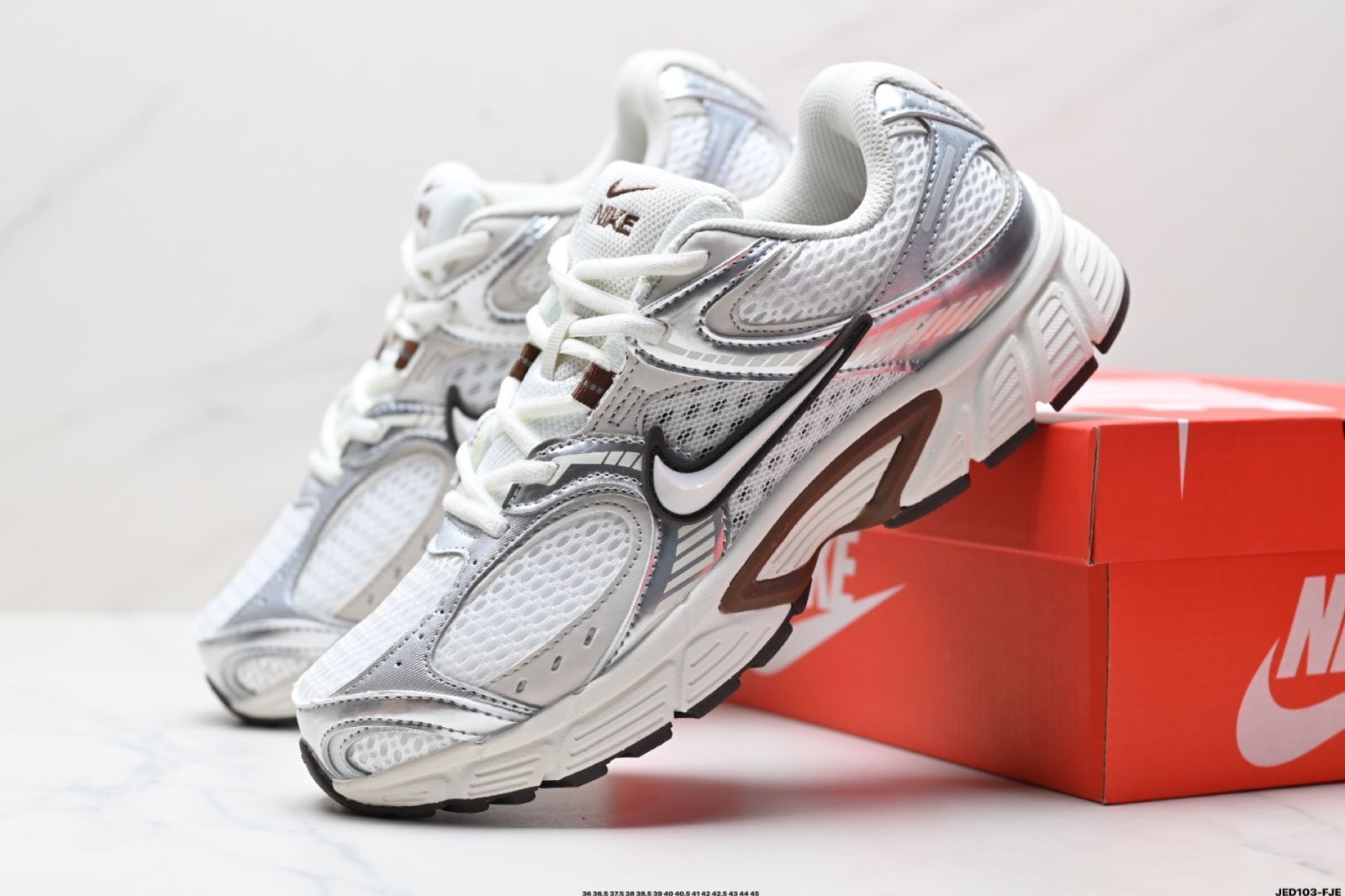 選べるカラー★安心の追跡有！Nike V5 RNR 快適 楽天市場】ナイキ V5 RNR メンズシューズ NIKE メンズ シューズ