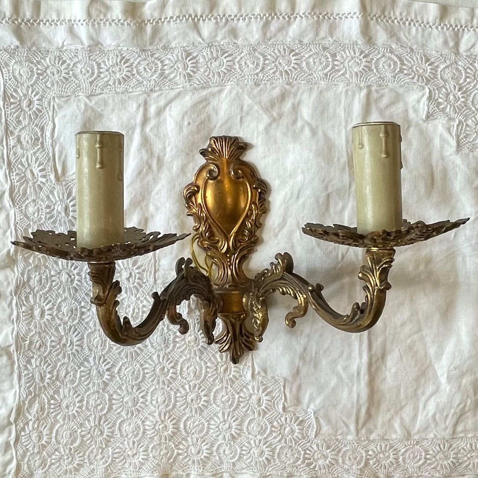 フランスアンティーク A ウォールランプ 真鍮 レースデザイン A 817