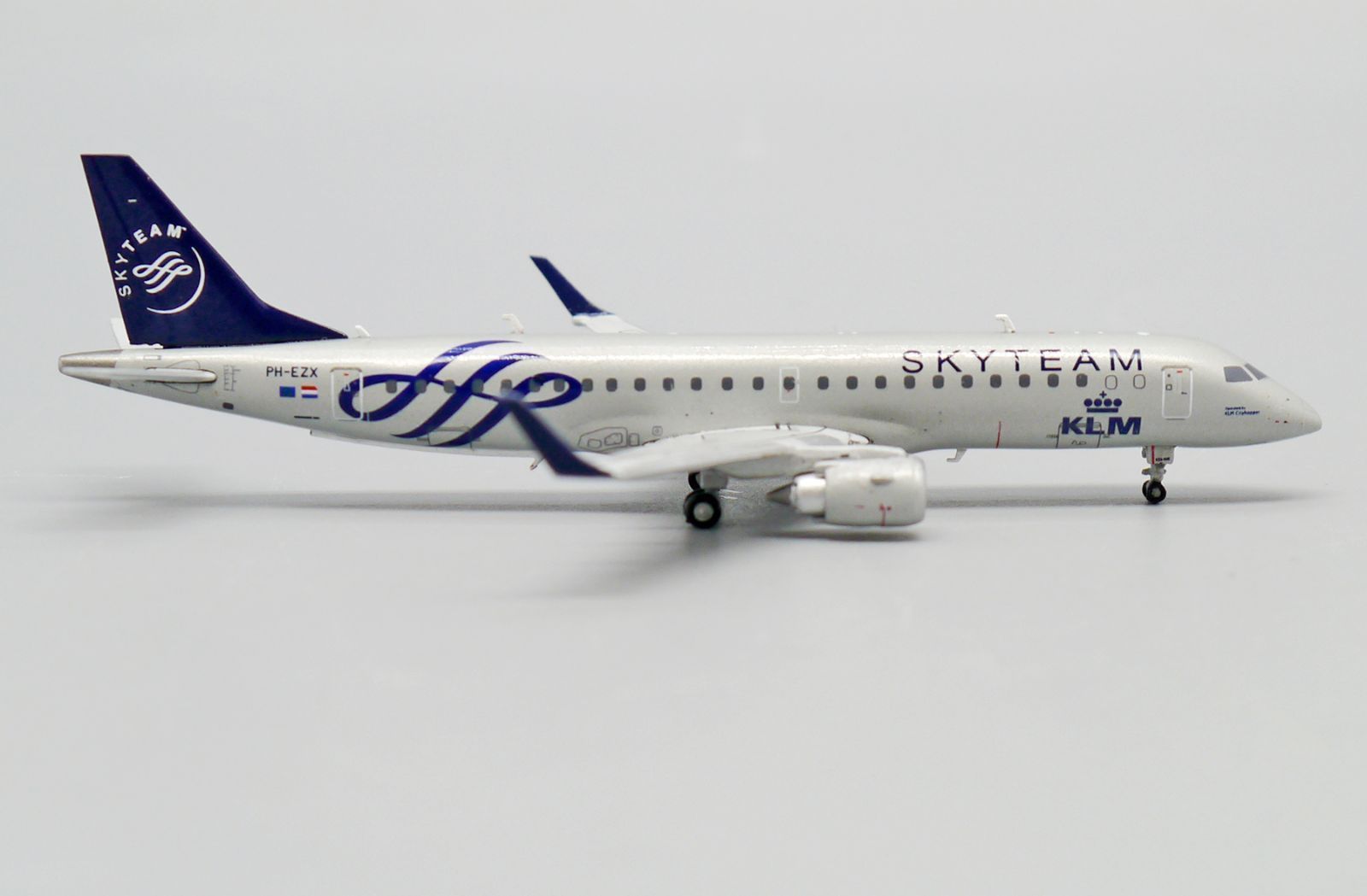 KLMシティホッパー ERJ-190